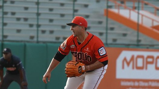 En la temporada 2023-2024 de la Lidom, Paolo Espino suma ya 22.0 episodios en los que ha ponchado a 20 y su WHIP es de 0.82. Foto: Cortesía/Toros del Este