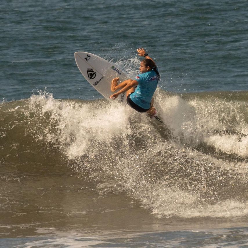 Samanta Alonso e Izzy Elizondo, campeones nacionales de Surf