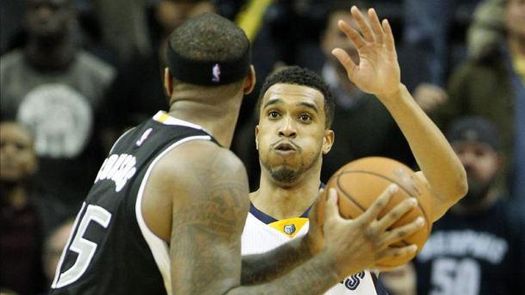 94-91. Cousins consigue doble-doble y los Kings detienen mala racha