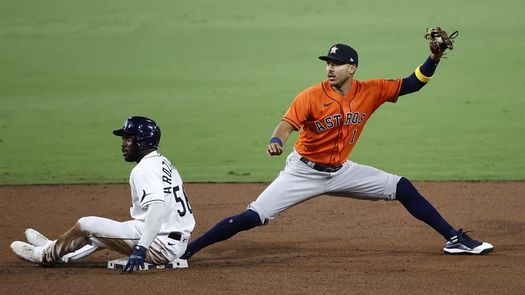 Dusty Baker piensa en Carlos Correa como primer bate de Astros