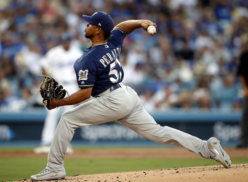 3-1. Peralta domina con su serpentina a los Dodgers y se apunta la victoria de los Cerveceros