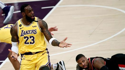 Lillard hace de Bryant en tributo a la Mamba Negra; Raptors, imparables