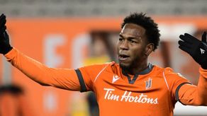 Omar Browne anda exquiCito