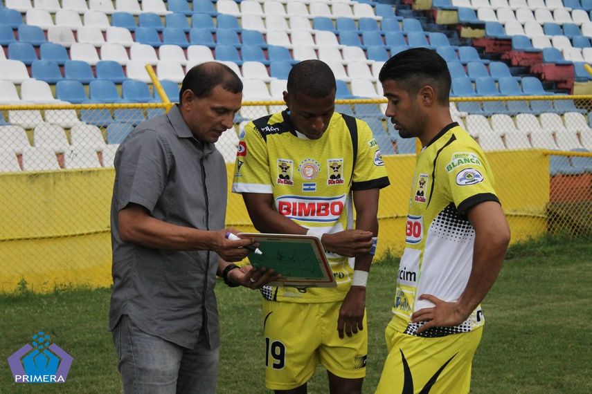 El Isidro Metapán, con gol del Panameño Muñoz, saca al Águila del liderato