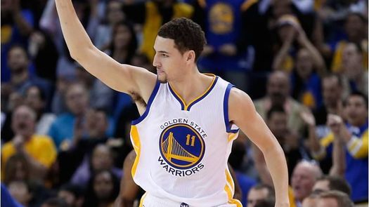 86-102. Curry y Thompson mantienen imparables a Warriors; Kerr hace historia