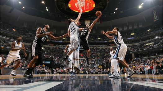 101-107. Ginóbili conduce la victoria de los Spurs