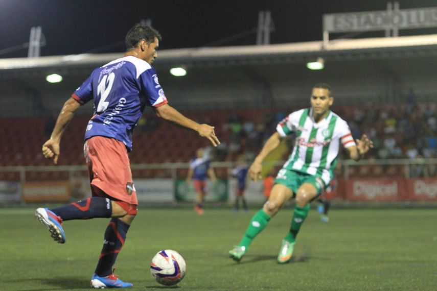 Josué Holder pone al Plaza Amador con medio boleto a semifinales