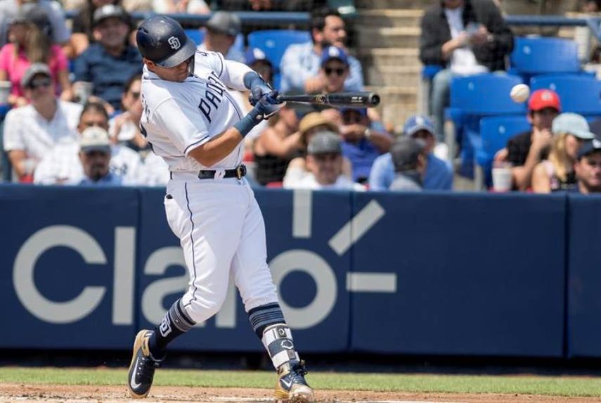 7-6. Villanueva define con sencillo la victoria de los Padres