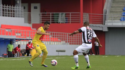 Chorrillo y Tauro protagonizan frustrante empate