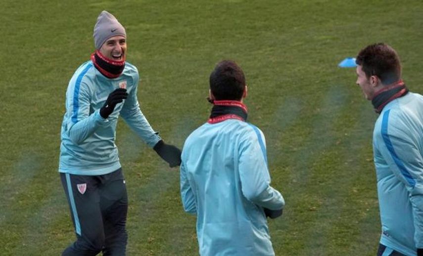 Aduriz entra en la convocatoria