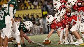 Eagles (izquierda) vs Spartans (derecha) en el jamboree de contact juvenil de la KFL.