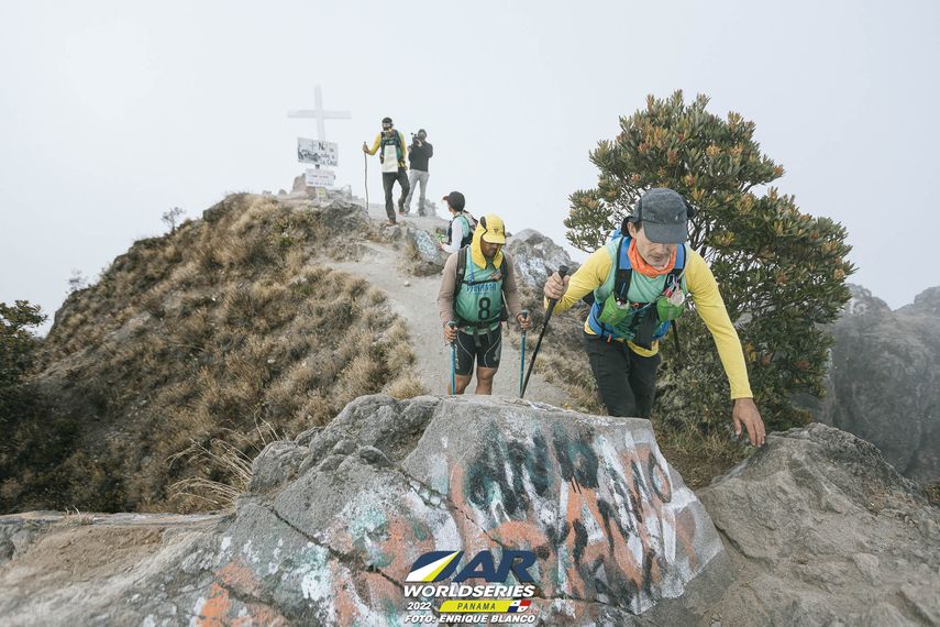 Llegada de equipos a la cima del Volcán Barú en el Adventure Race Panamá. Foto: Enrique_Blanco - ARWS