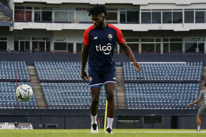 Llamados a entrenamientos con los jugadores del plano local