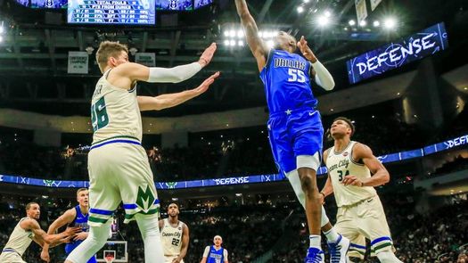 Seth Curry fue el David que derrota al Goliath de Antetokounmpo