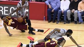 77-91. Irving y James imponen su clase y cortan racha ganadora a los Rockets