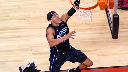 Aaron Gordon asegura que mantiene buena relación con Dwyane Wade