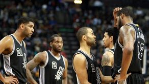 79-106. Los Spurs agravan la crisis de los Nets en primer partido sin Hollins