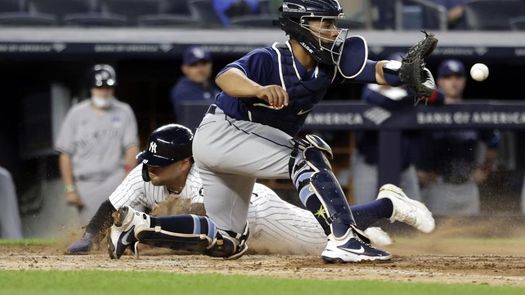 12-1. Odor y Stanton jonronean y los Yanquis recuperan la forma ganadora