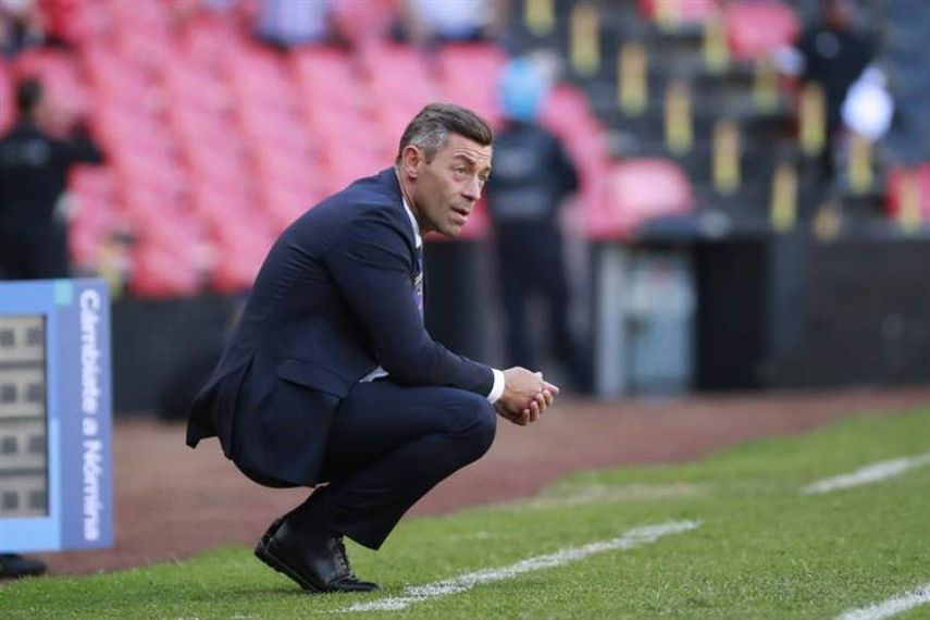 Pedro Caixinha no considera a Tigres como un equipo grande de México