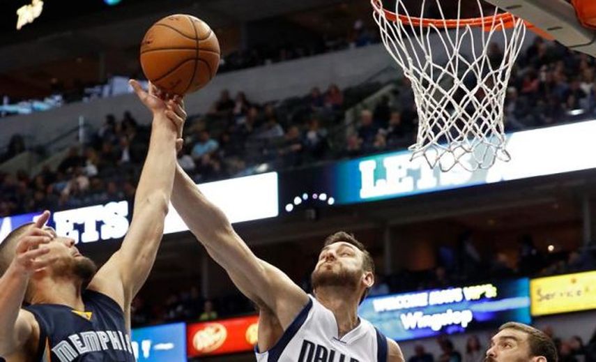 Pau y Marc Gasol vuelven a tener protagonismo ganador como visitantes