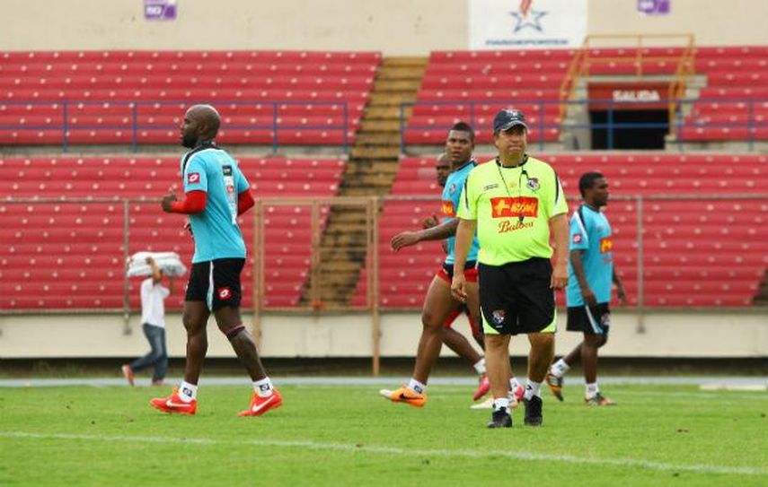 El 2014 de /Bolillo/ con Panamá: Cuatro triunfos, tres empates y tres derrotas