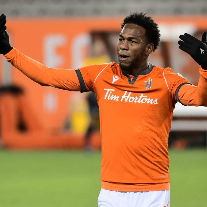 Omar Browne anda exquiCito con el Forge