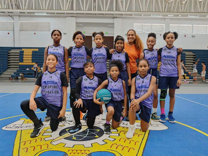 Imagen grupal del equipo de la Escuela Básica Crispino Ceballos.&nbsp;