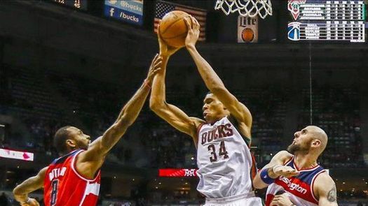 91-85. Middleton logra su mejor marca de por vida en el triunfo de los Bucks