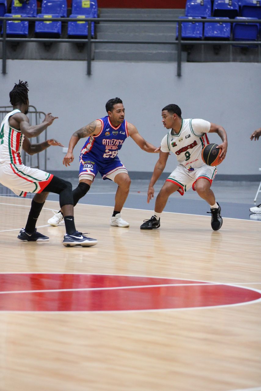 Los Toros de Chiriquí derrotaron a Atlético Nacional en el primer partido de semifinales de la temporada 2024 de la LPB.&nbsp;