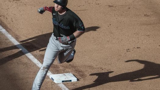 9-6. Cooper pega dos jonrones y Aguilar agrega uno para los Marlins