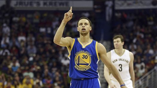 116-105. Curry superó su propia marca de triples