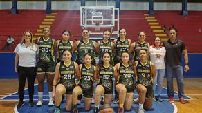 Jugadoras y cuerpo técnico de las Felinas de Chiriquí.&nbsp;