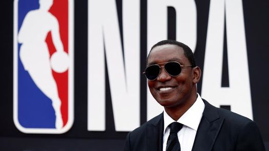 Isaiah Thomas, nuevo jugador de Pelicans, llevará el número 24 en honor a Kobe