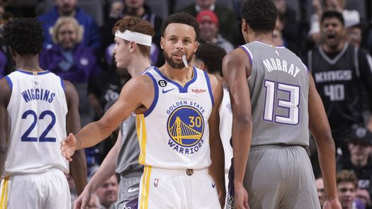 Warriors se mantienen en Playoffs al ganar a los Kings