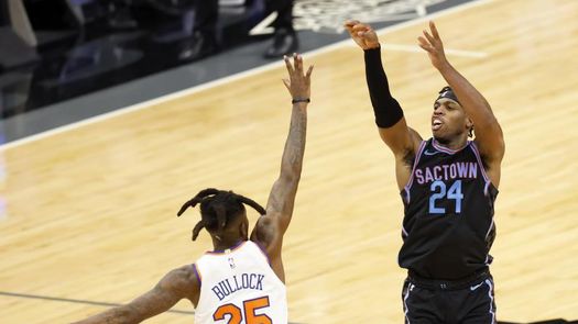 107-121. Hield logra su mejor marca de temporada y Kings sorprenden a Magic