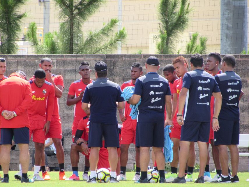 Hernan Dario Gómez cambia de opinión y podría repetir parte del XI que utilizó ante Estados Unidos