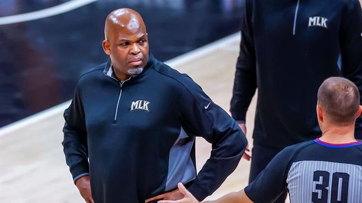 Hawks mantienen a McMillan al frente del equipo con un nuevo contrato