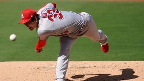7-4. Kim regresa a la senda del triunfo y Cardenales barren