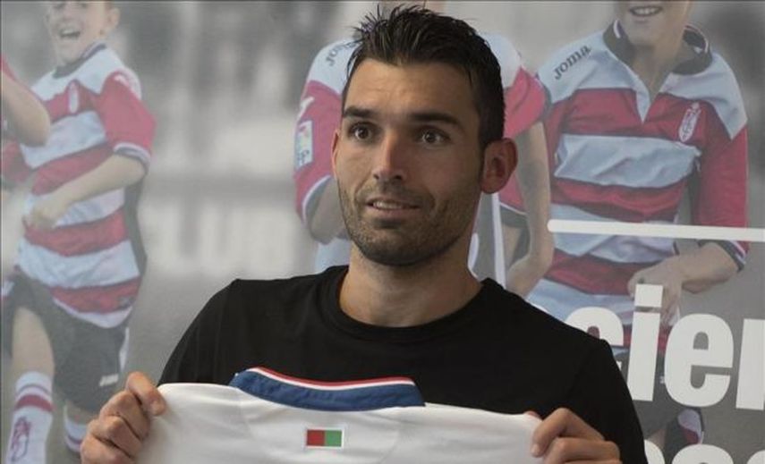 Barral entra por primera vez en la convocatoria del Granada