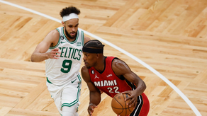 Jimmy Butler lidera la remontada del Heat ante los Celtics