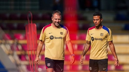 Thiago Alcántara junto a Hansi Flick.