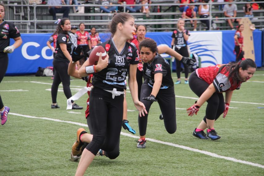 Panthers no ceden terreno en Flag Varsity Kiwanis