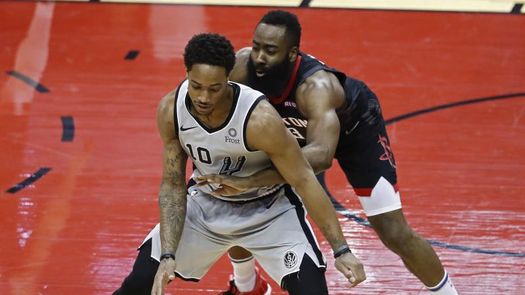 135-133. Walker IV y los Spurs sobreviven a los 50 puntos de Harden