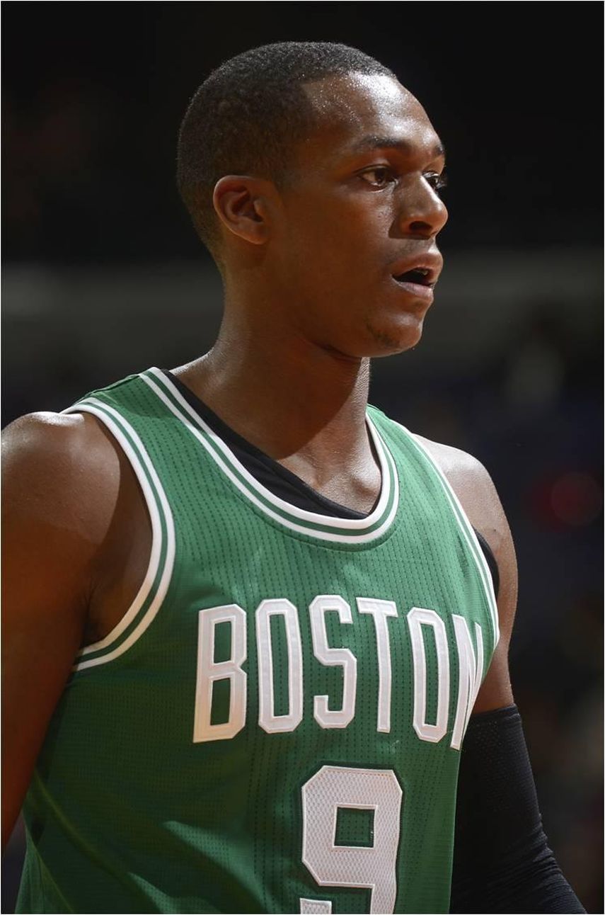 Los Celtics hacen oficial el traspaso de Rondo y Powell a los Mavericks