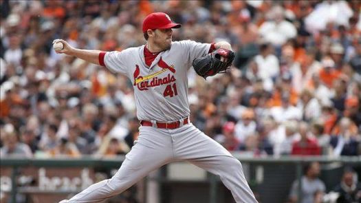 7-4. Lackey y Carpenter dominan a los Cerveceros