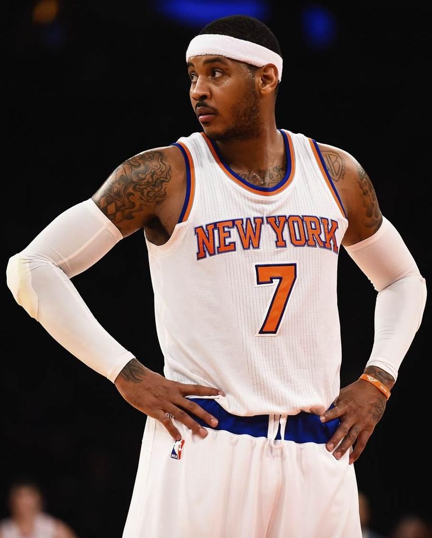 Carmelo Anthony se volvió a resentir de la rodilla izquierda