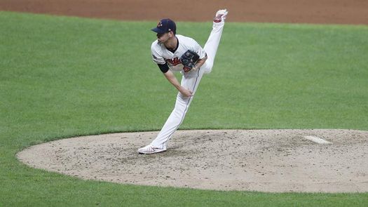 3-2. César Hernández y José Ramírez apoyan el triunfo de Bieber con los Indios ante los Cachorros