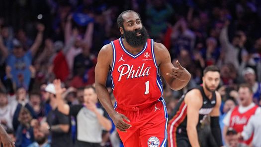 NBA: James Harden firma oficialmente un contrato de 2 años