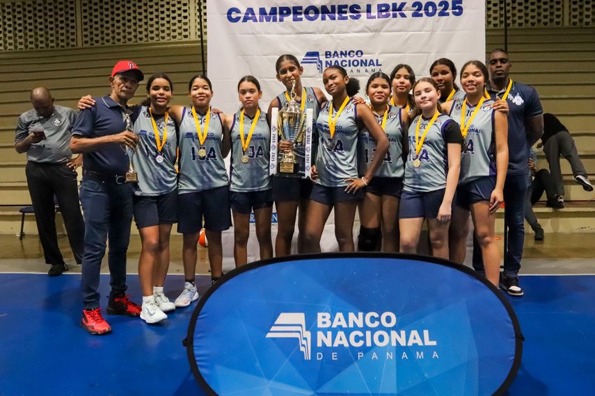 Festejo histórico para el profesor Raúl Pineda