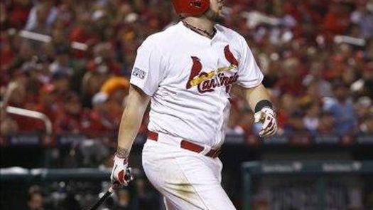 2-1. Adams define la pizarra de los Cardenales
